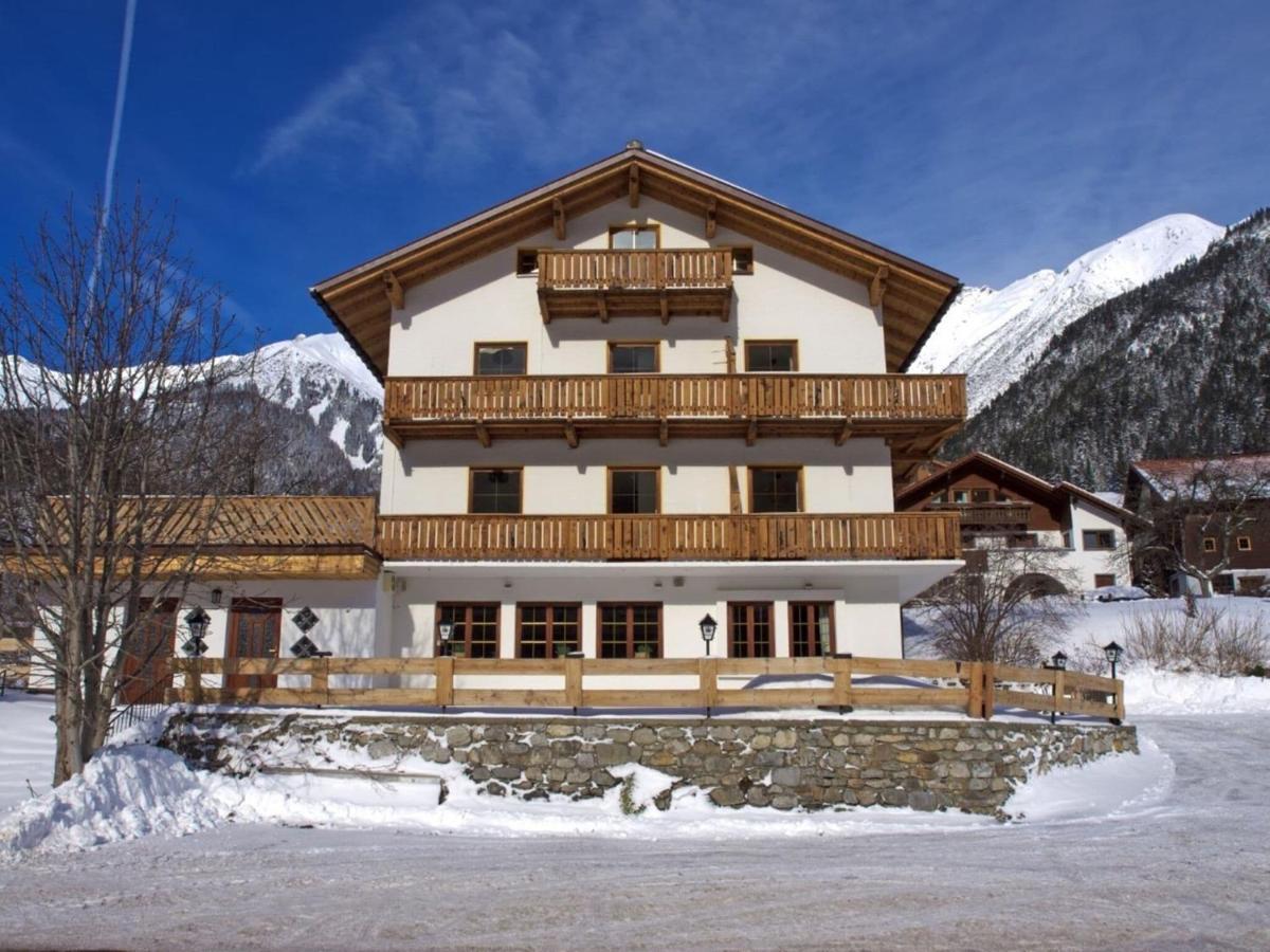 Holiday Home Near St Anton Am Arlberg With Sauna エクステリア 写真